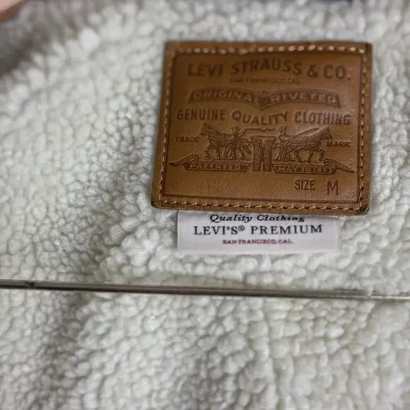 Levi's Jacket Womens Medium Ex-Boyfriend Sherpa‎ Trucker Denim Jean Coat $89 OOS - Picture 8 of 16